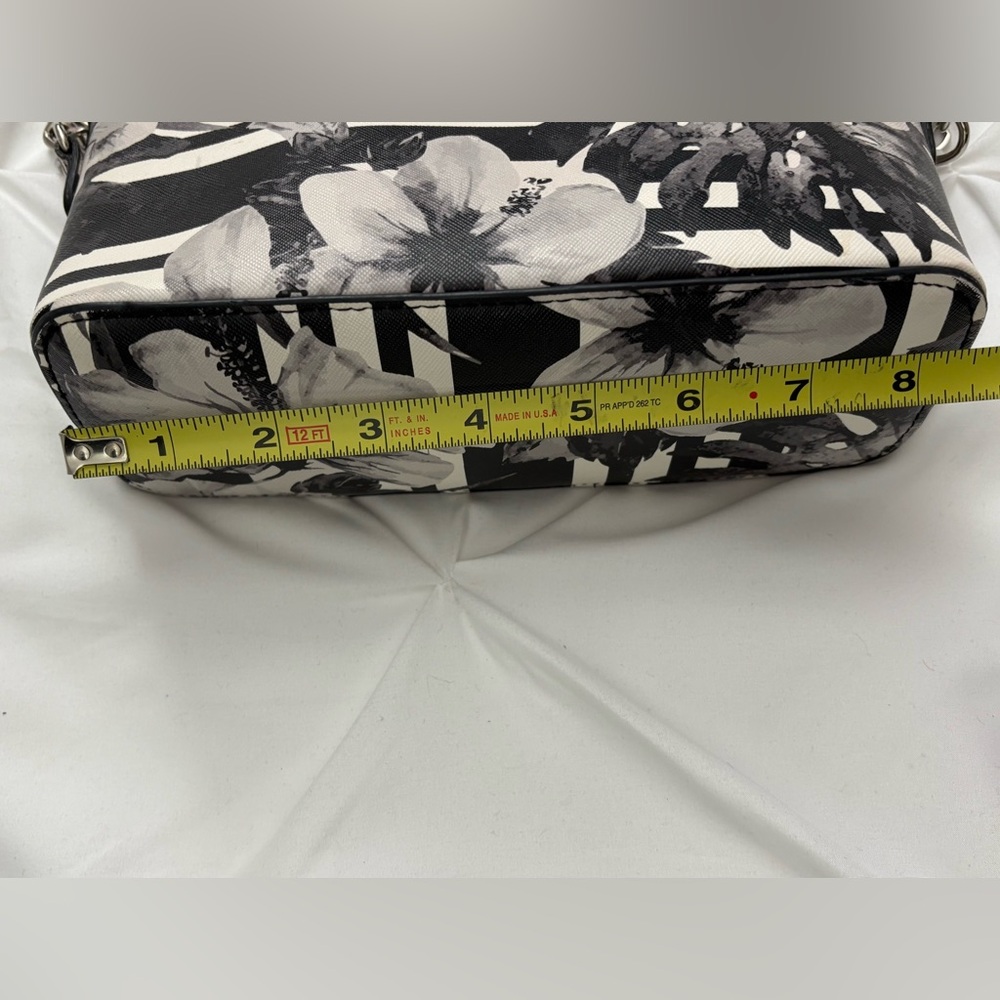 STEVE MADDEN Black & White Tropical Floral Crossbody Bag, VGUC - Picture 5 of 11